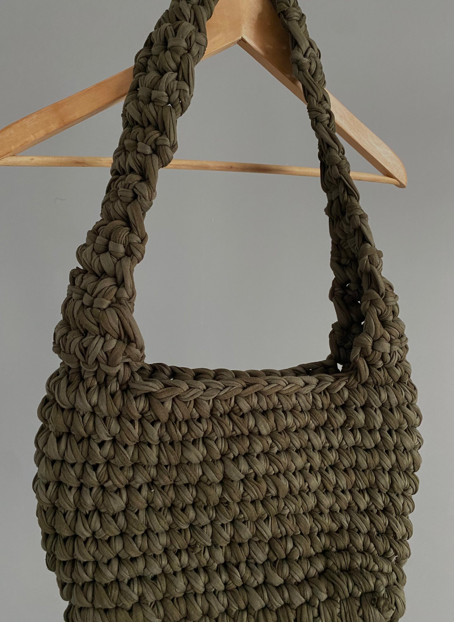 Sac en crochet kaki marbré