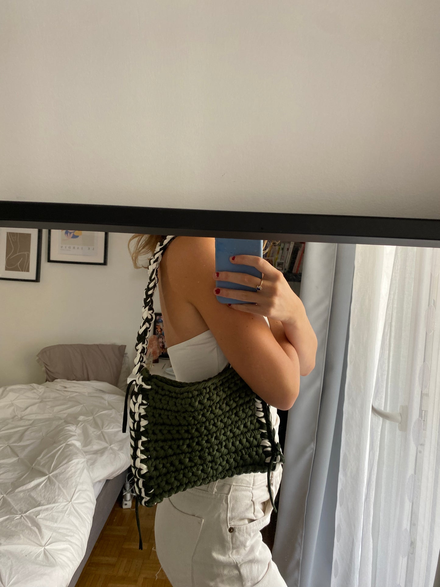 Sac en crochet kaki et blanc