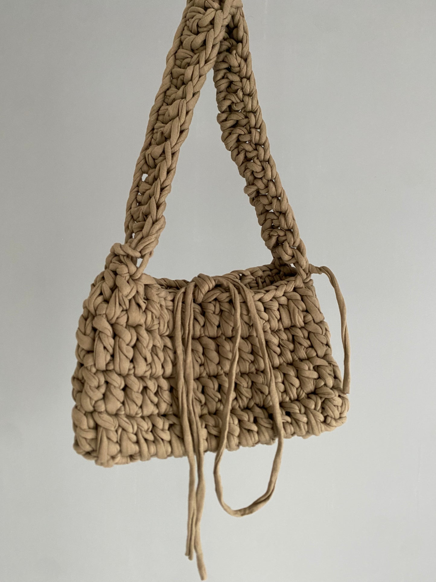 Sac baguette en crochet taupe