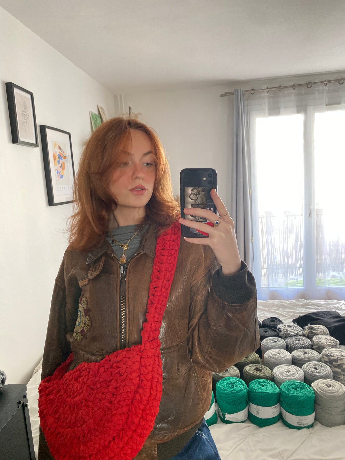 Sac en bandoulière demi-cerle rouge