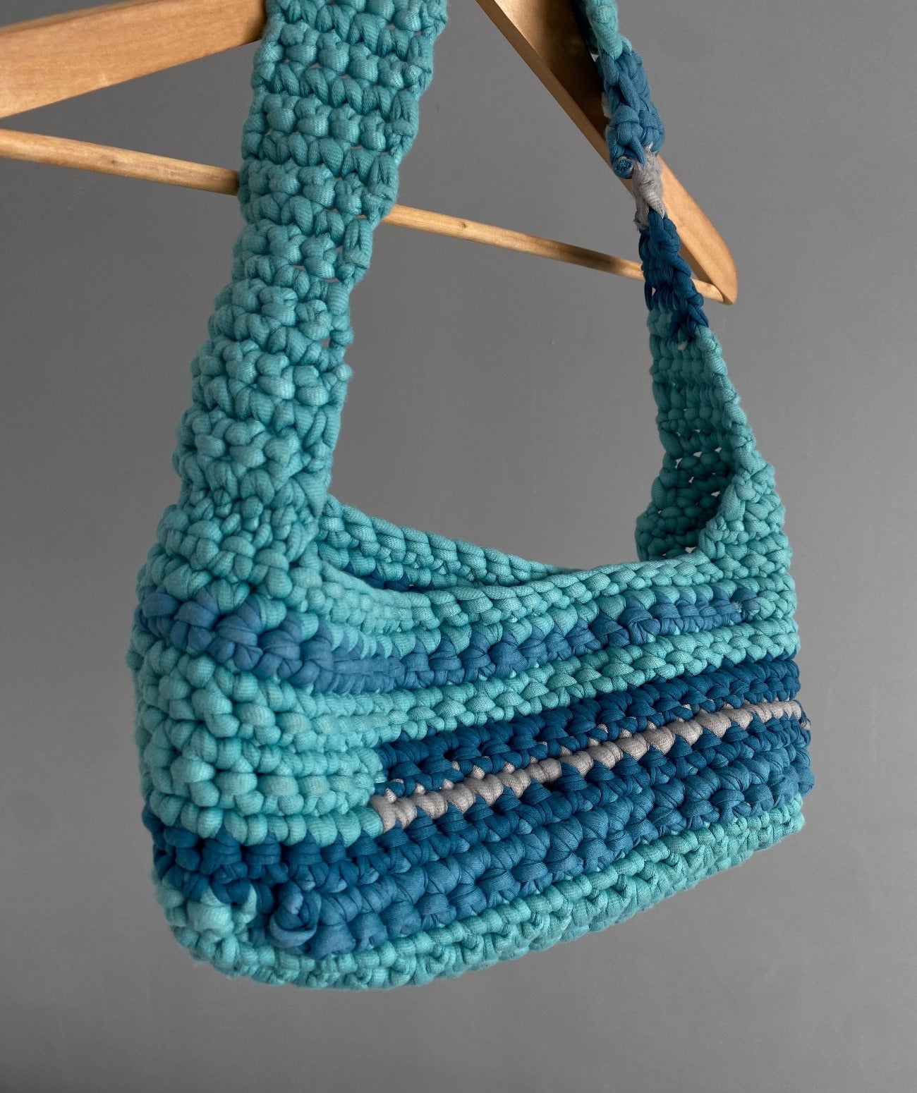 Sac en crochet marbré turquoise clair | Reka – Ręka
