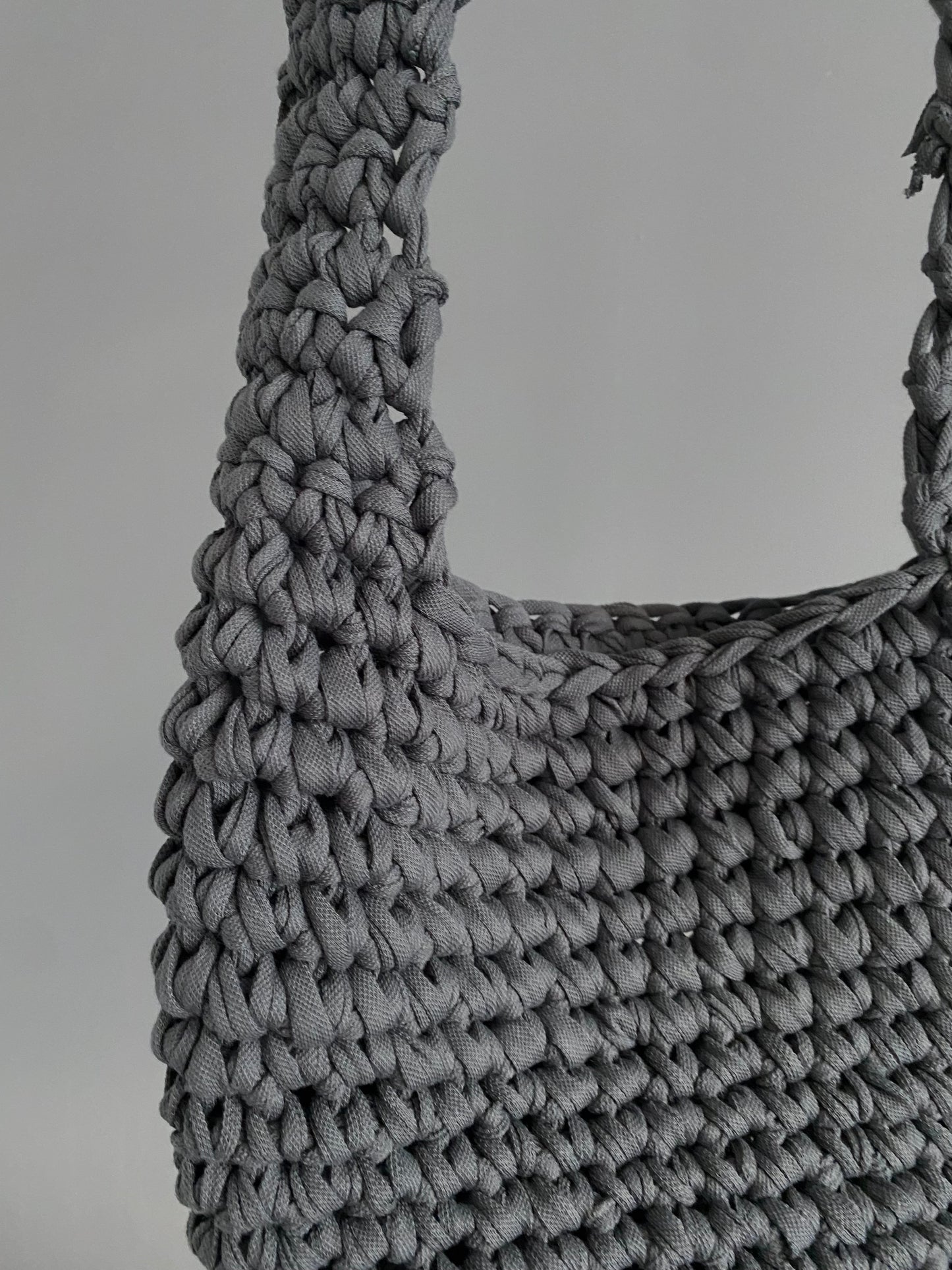 Sac en crochet gris