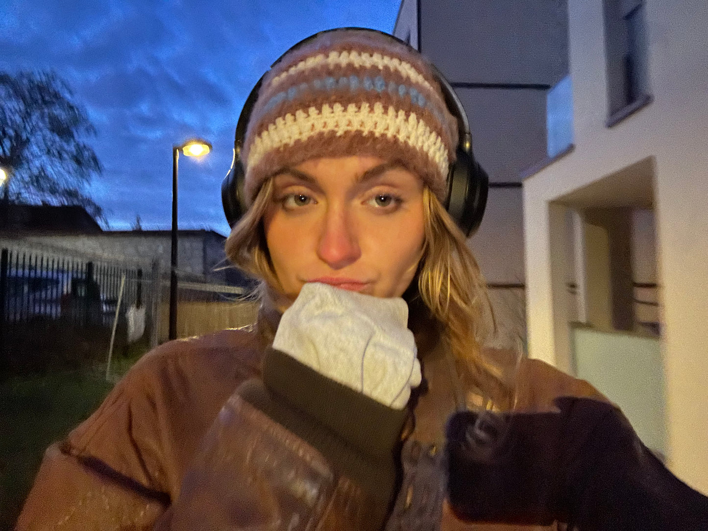 Bonnet fait main au crochet en mohair et coton