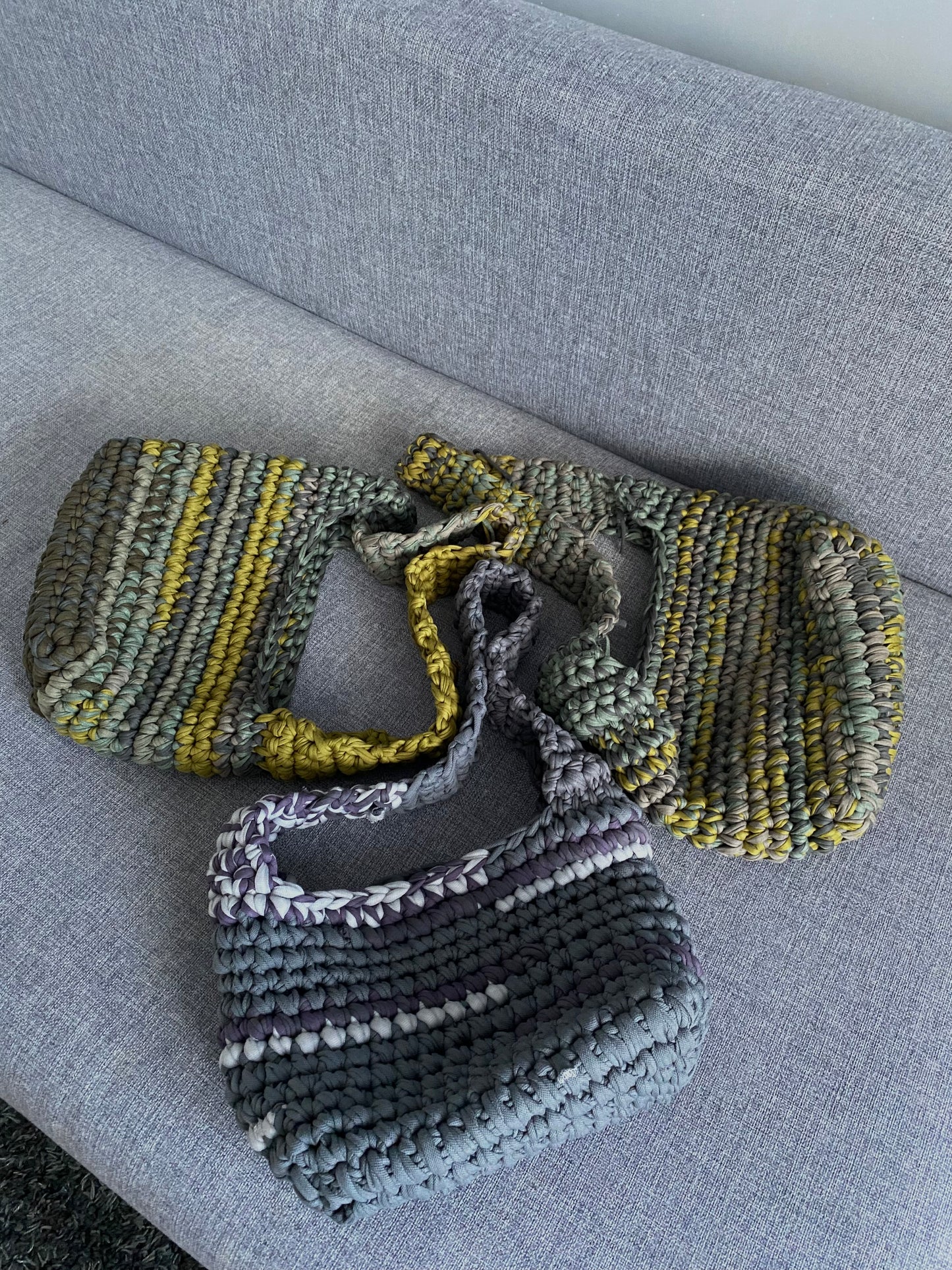 Sac en crochet gris et prune marbré