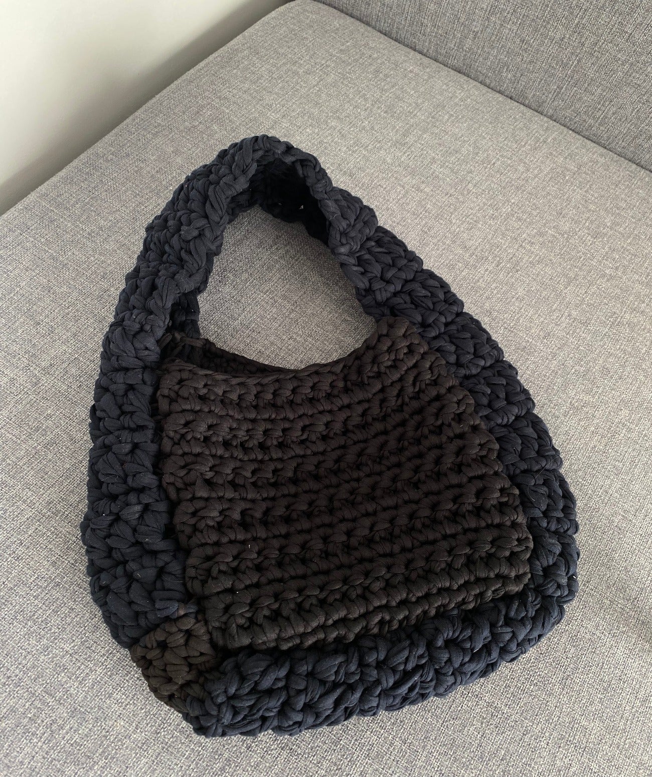 Sac en crochet noir bleu marine
