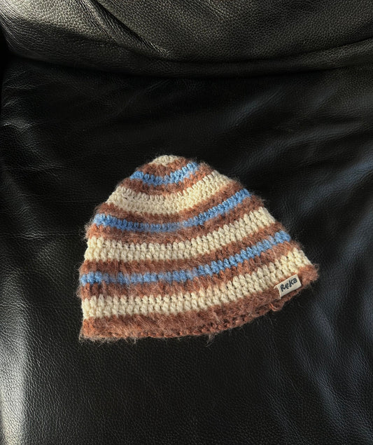 Bonnet fait main au crochet en mohair et coton