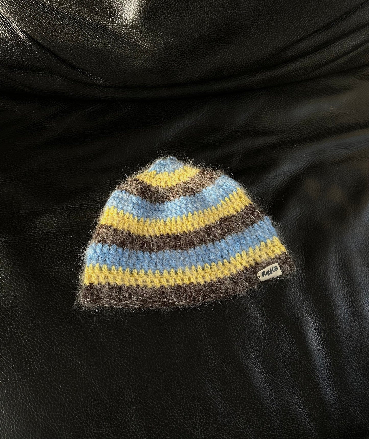 Beanie fait main rayé en mohair et coton