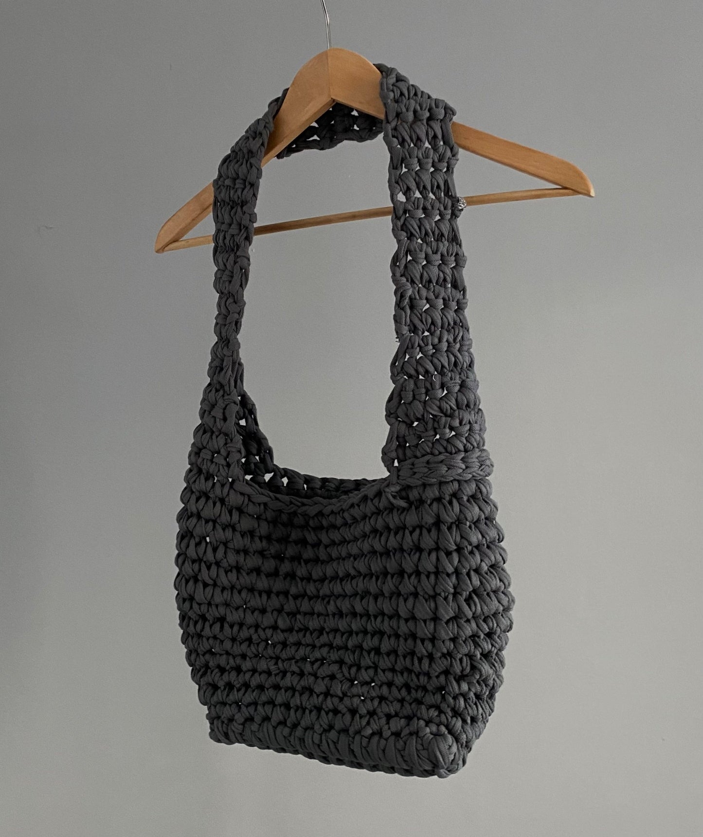 Sac en crochet gris