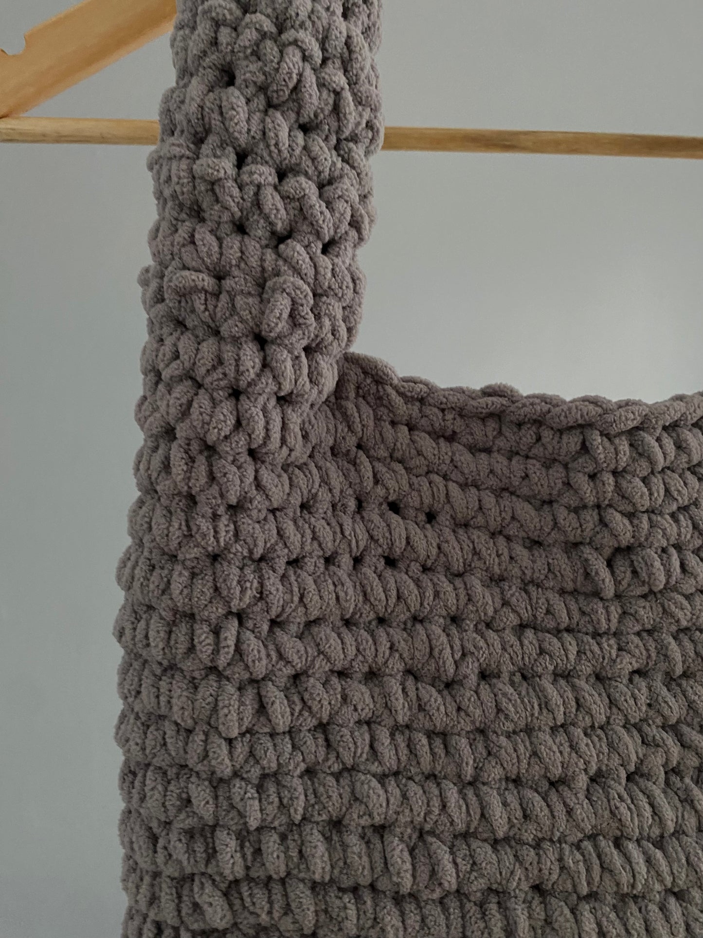 Sac en crochet gris pilou pilou