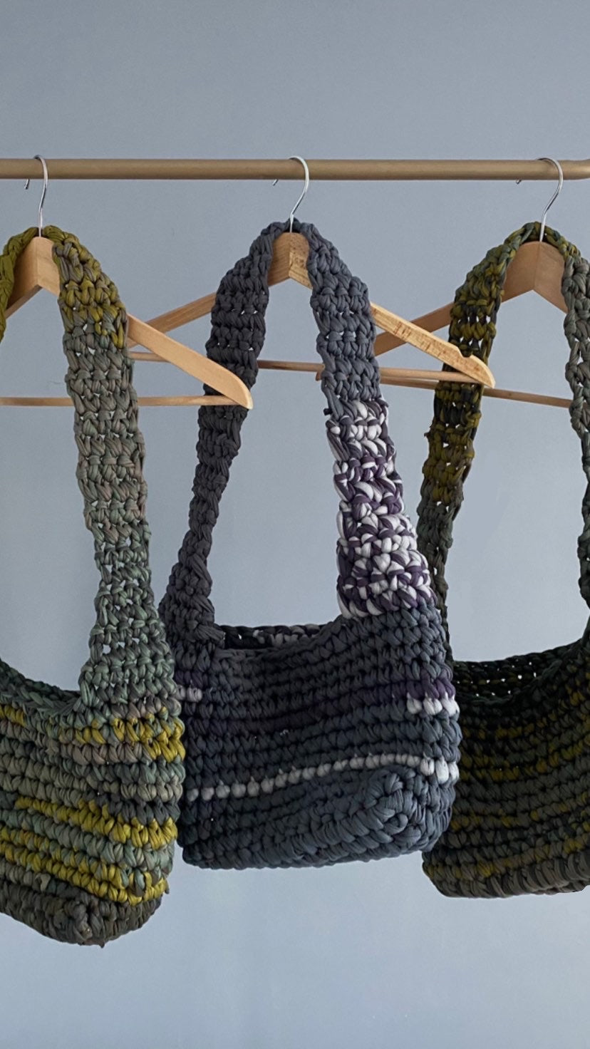 Sac en crochet gris et prune marbré