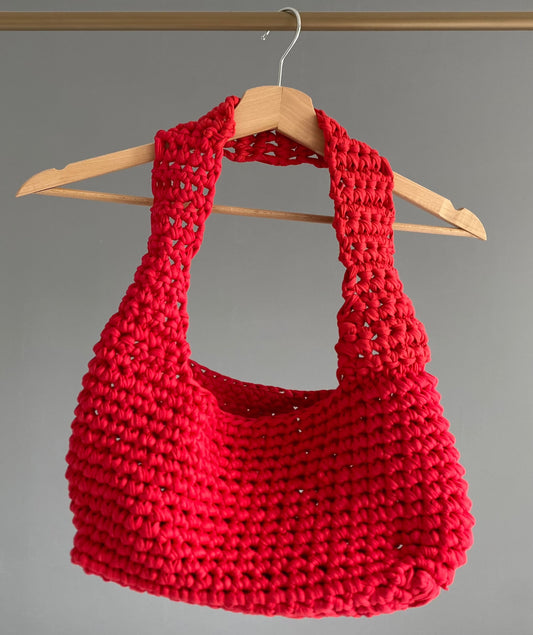 sac en crochet rouge en bandoulière fait main