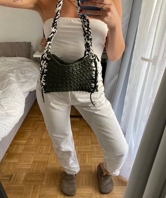 Sac en crochet kaki et blanc