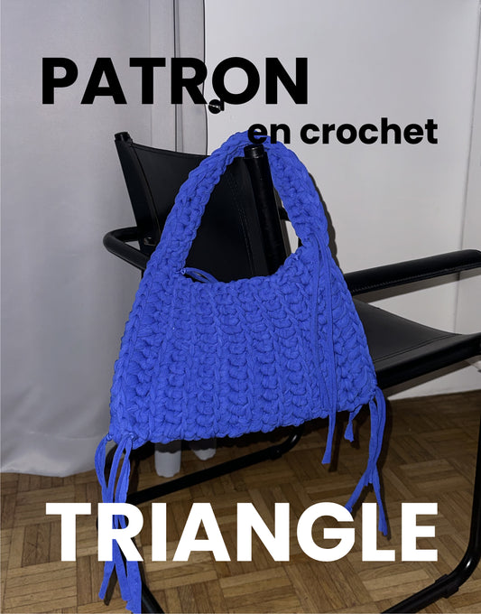couverture du pdf du sac triangle en crochet bleu électrique