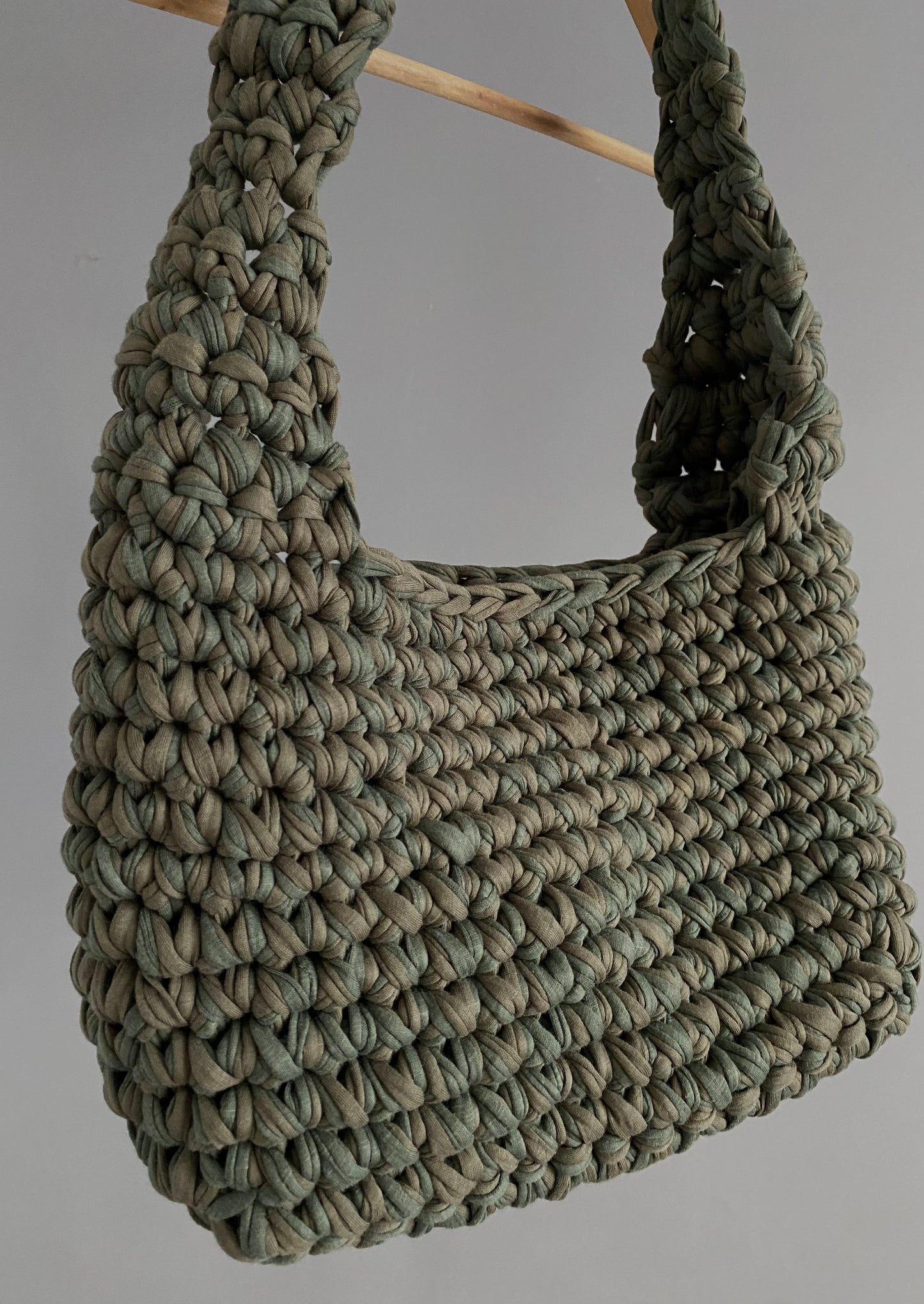 Sac en crochet kaki marbré