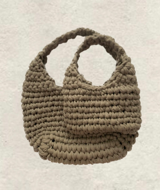 Sac à main en crochet taupe