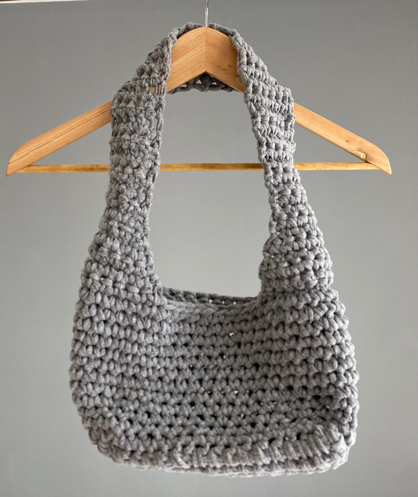 Sac mini en crochet gris